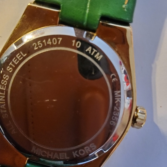 Michael Kors watch - Picture 3 of 3